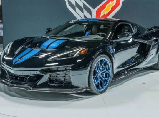 2025 Corvette ZR1 with old.theautozenith.com